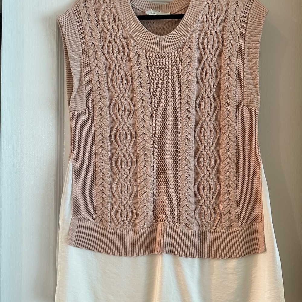 Vince Camuto pink sweater tank Size small
